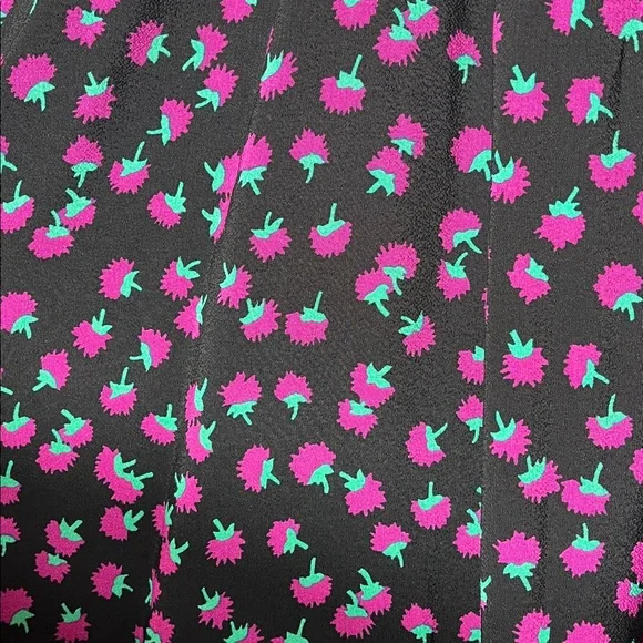 💥HP💥Diane von Furstenberg “Goldie” Wrap Dress – US 2 – Swirling Berries - Picture 4 of 8